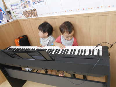  かわいいピアニスト♬