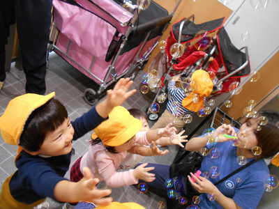  しゃぼん玉とんだ♫