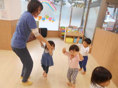  うさぎだよ「さくらさくらんぼ」より