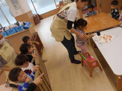  ひよこ組さんも見学しています