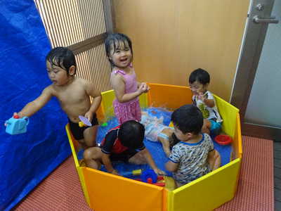  プール遊び楽しいね💛