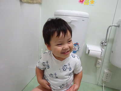  トイレも練習してるよ♪