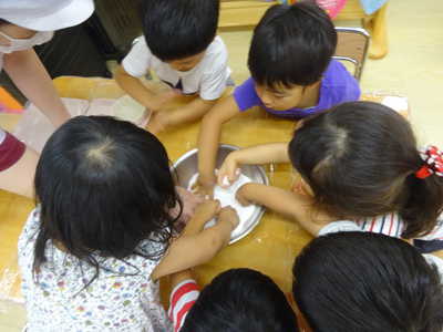  粉をバラバラにして…