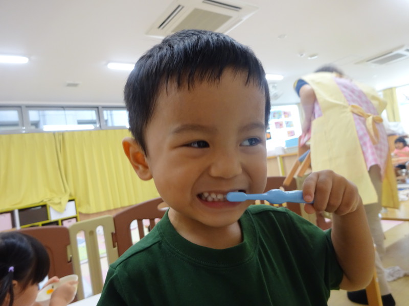 歯磨きはじめたよ👄✨