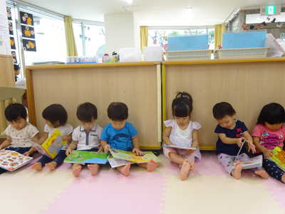  みんなで絵本タイム📖