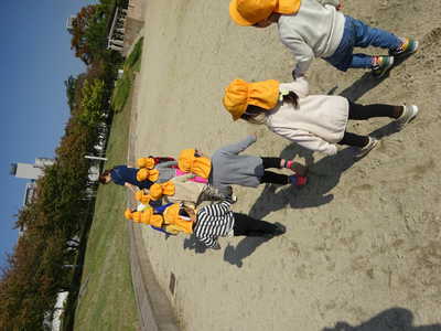  列になって歩く練習👟