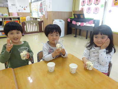  皆で食べるとおいしいね🍴💓