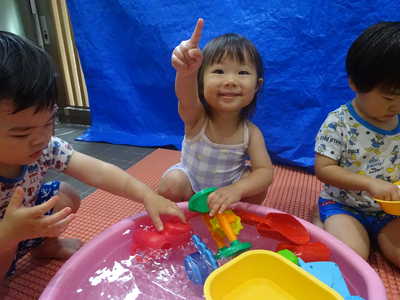  みずあそびきもちいいねぇ💛