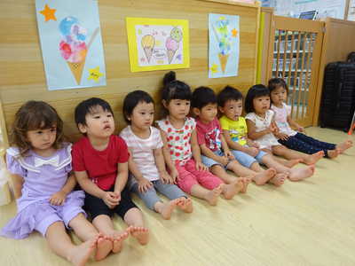  絵本に夢中なうさぎ組さん📖