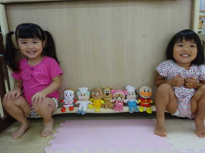  みんなで並んで座ったよ✨