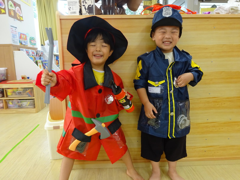 消防士と警察官だよ⭐