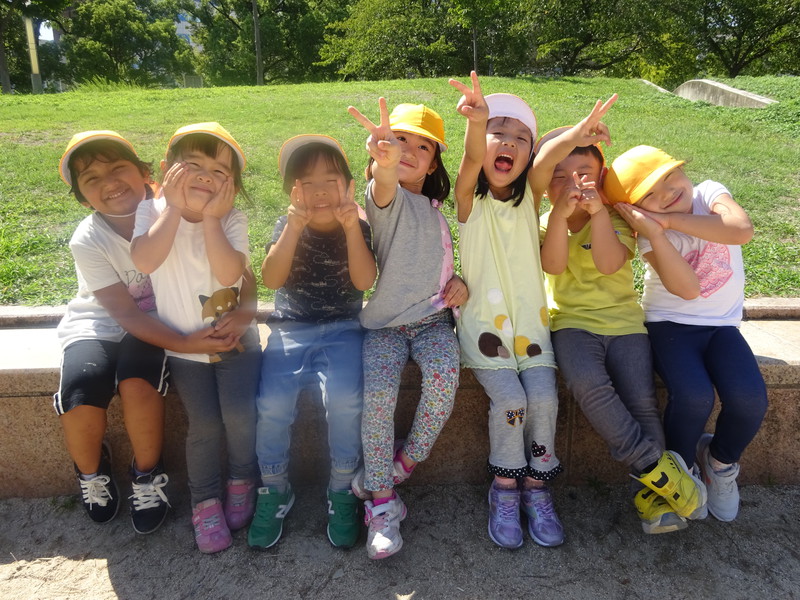 お外で食べると楽しいね🎶