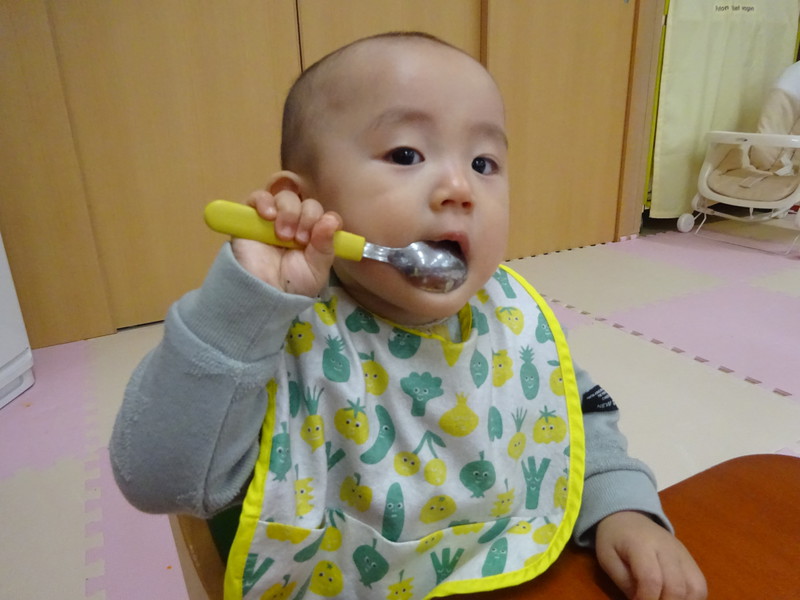 自分でご飯を食べれるよ🍽