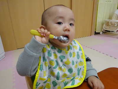  自分でご飯を食べれるよ🍽