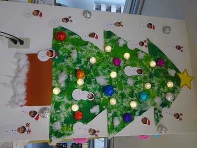  大きなクリスマスツリーが出来たよ🎄