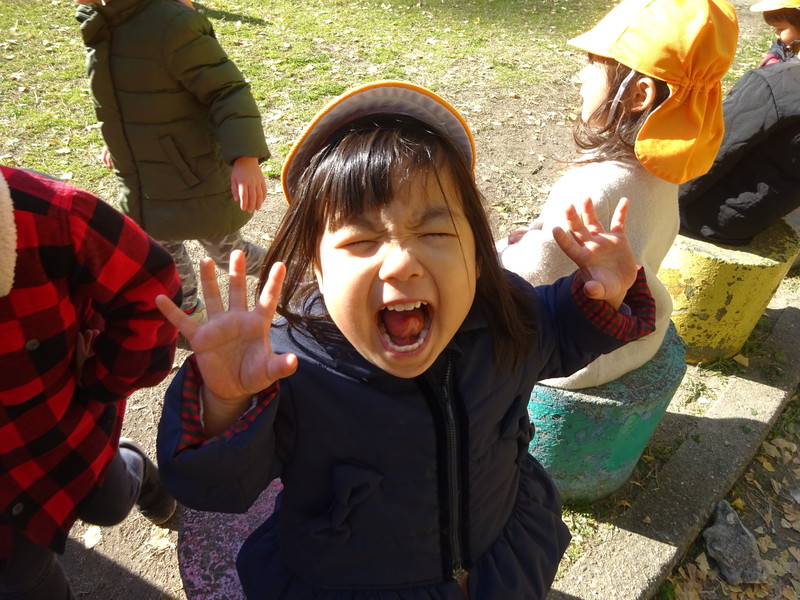 つかまっちゃうー‼