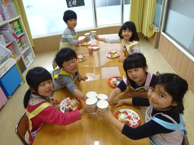 ケーキは自分で手作り🍓