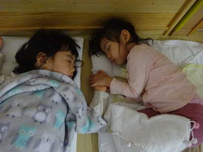  寝てても仲良し🌜