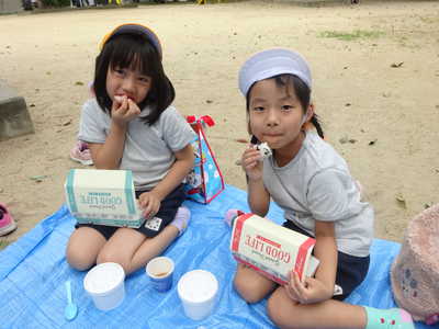  公園でお弁当💛