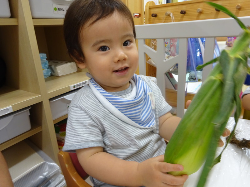 どんなにおいかなぁ🌽